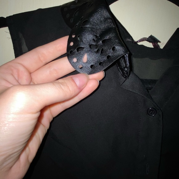 Almost Famous Button Up Top - Picture 2 of 3